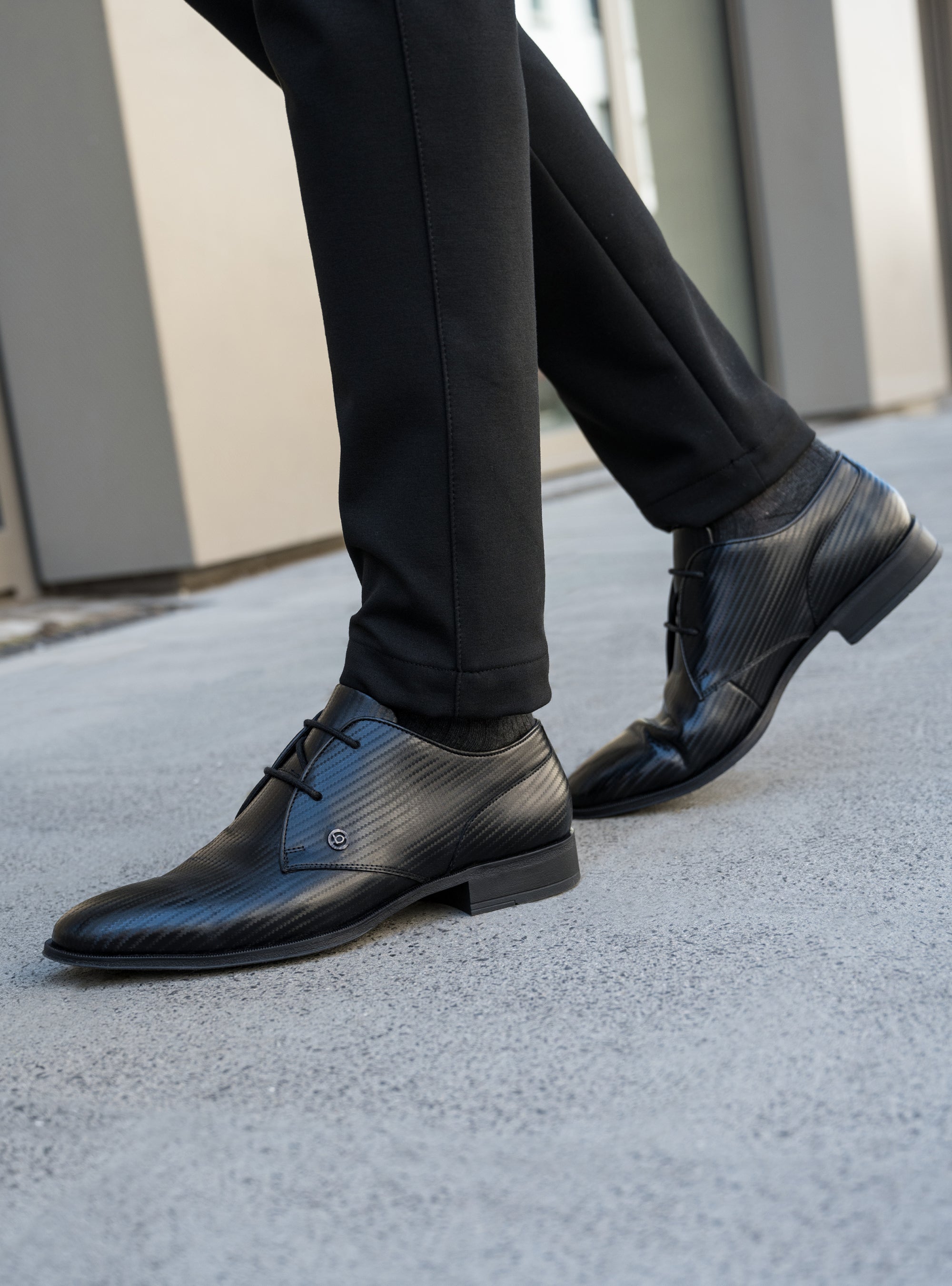 Business lace-up black