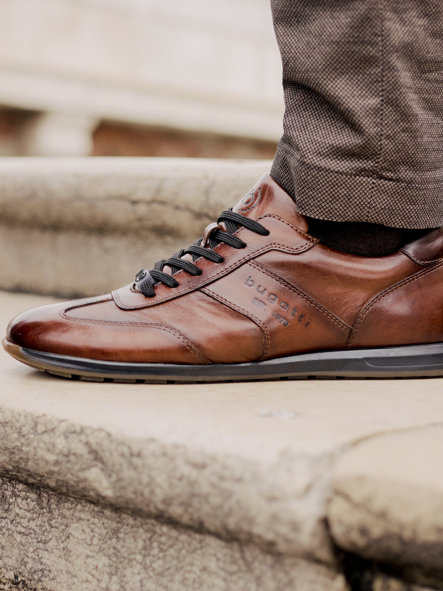 Leather Sneaker brown