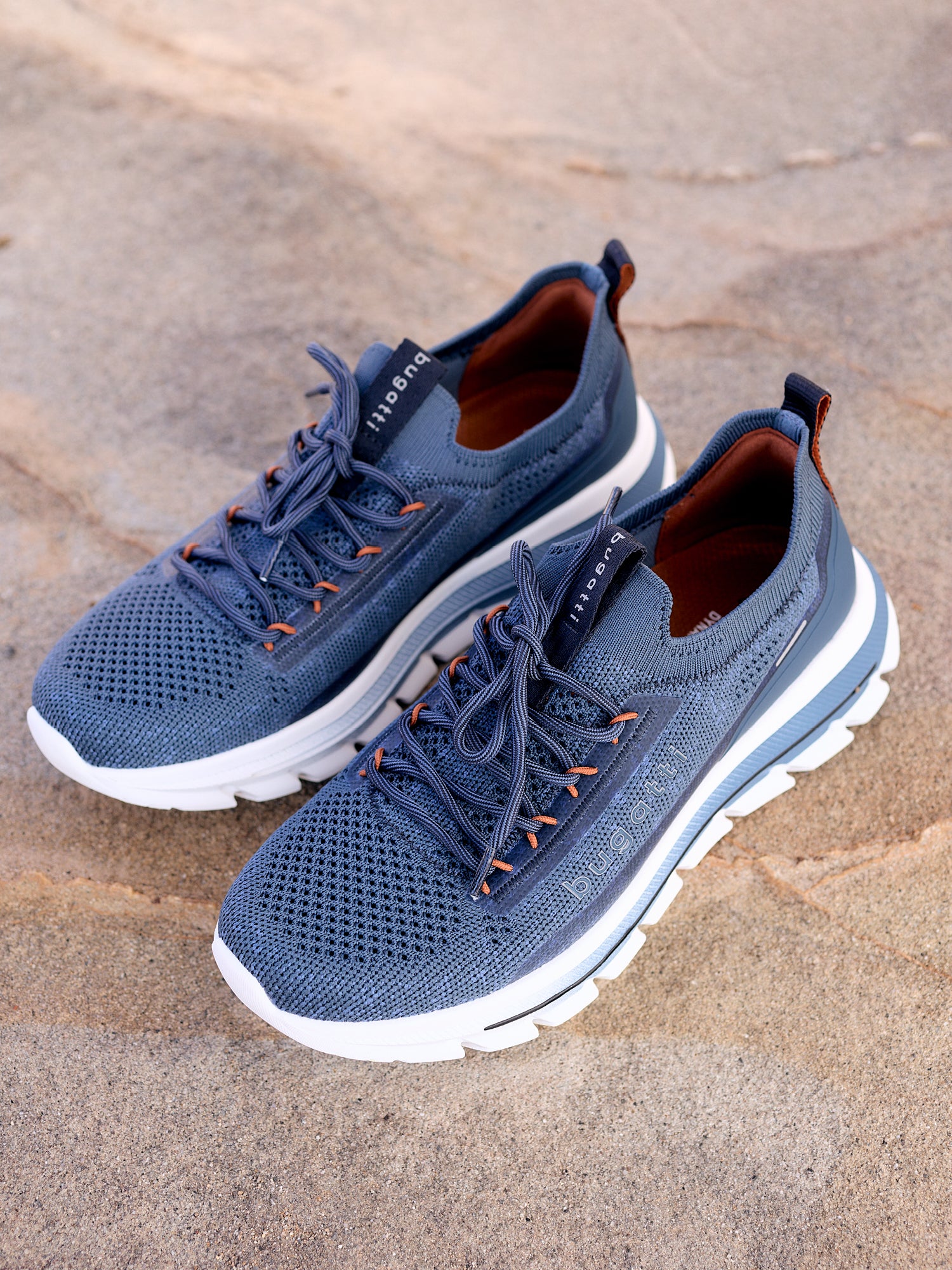 Sneaker blau