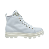 Boots white
